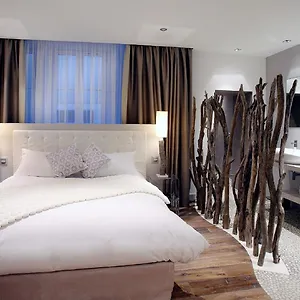petit-hotel-confidentiel-chambery.hotels-rhonealpes.com/